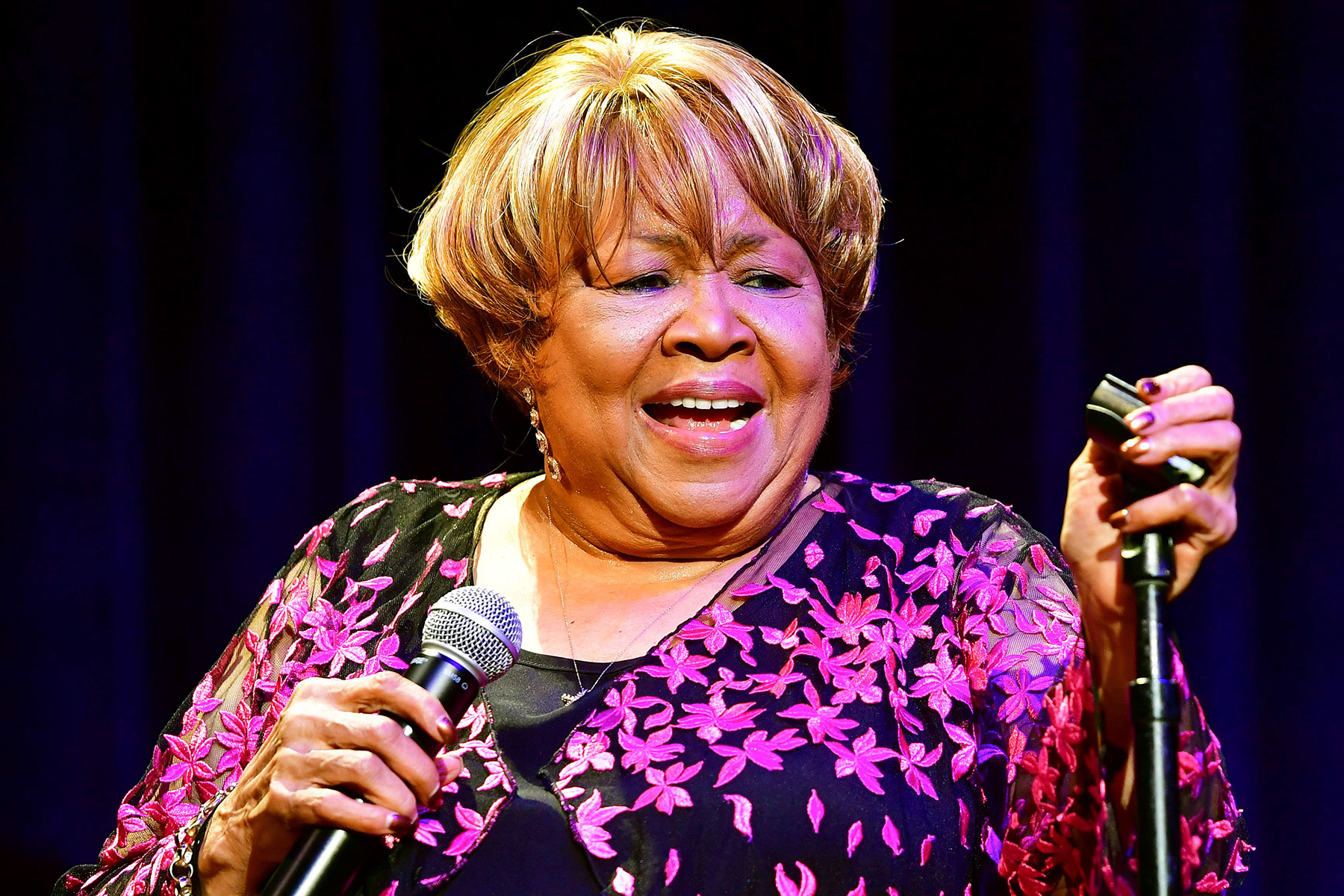 mavis staples at home - Technoblade Store